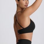 Super Sculpt Seamless Cross-Back Sports Bra in Black - Image 4