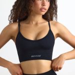 Super Sculpt Seamless Scoop-Neck Sports Bra in Black
