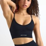 Super Sculpt Seamless Scoop-Neck Sports Bra in Black - Image 4