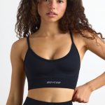 Super Sculpt Seamless Scoop-Neck Sports Bra in Black - Image 6