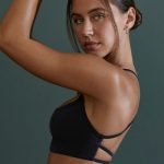Seamless Strappy Sports Bra in Black - Image 3