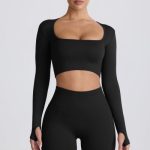 Super Sculpt Seamless Long-Sleeve Crop Top in Black - Image 7