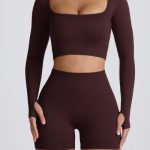 Super Sculpt Seamless Long-Sleeve Crop Top in Chocolate - Image 5