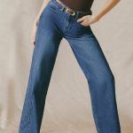 Low-Rise Wide-Leg Jeans in Indigo Wash