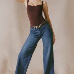 Low-Rise Wide-Leg Jeans in Indigo Wash - Image 2