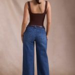 Low-Rise Wide-Leg Jeans in Indigo Wash - Image 3
