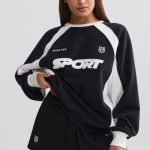 Oversized Colourblock Sweatshirt in Black - Image 5