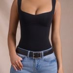 Seamless Sweetheart-Neck Bodysuit in Black - Image 2