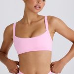 Soft Active Contrast-Trim Sports Bra in Bubblegum Pink