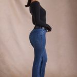 High-Rise Flared Jeans in Indigo Wash - Image 5