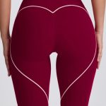 Soft Active Mid-Rise Leggings in Burgundy - Image 4