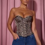 Full-Length Lace-Up Corset Top in Leopard Print - Image 5