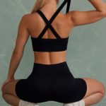 Super Sculpt Cross Back Sports Bra in Onyx Black - Image 2