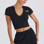 Graphic-Print Cropped T-Shirt in Black - Image 7