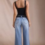 Low-Rise Wide-Leg Jeans in Vintage Wash - Image 6