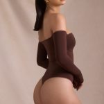 Seamless Off-Shoulder Long-Sleeve Bodysuit in Espresso - Image 7