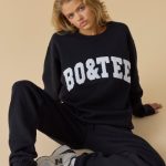 Oversized Crew Neck Sweatshirt in Black