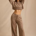 Mid-Rise Wide-Leg Joggers in Brown Marl - Image 6