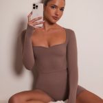 Soft Active Sweetheart-Neck Crop Top in Mocha - Image 2