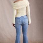 High-Rise Flared Jeans in Vintage Wash - Image 4