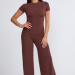 Petite Mid Rise Wide Leg Trouser in Chocolate - Image 4