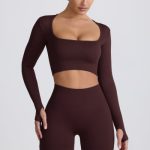 Super Sculpt Seamless Long-Sleeve Crop Top in Chocolate - Image 9