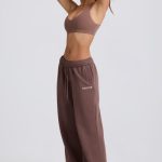 Mid-Rise Wide-Leg Joggers in Mocha - Image 4